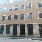 Low Budget Downtown Hostel Rooms & Apartments Gkp 2