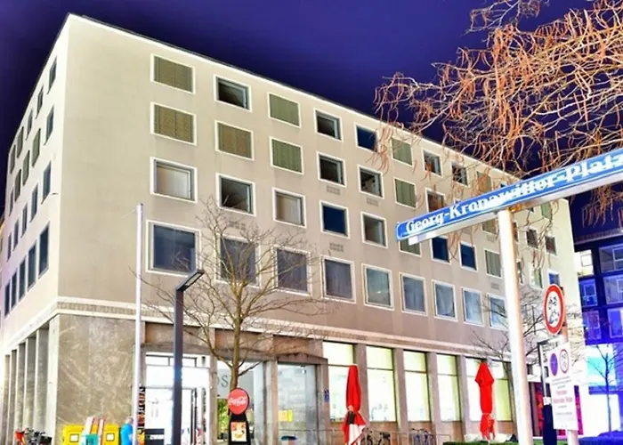 Low Budget Downtown Hostel Rooms & Apartments Gkp 2