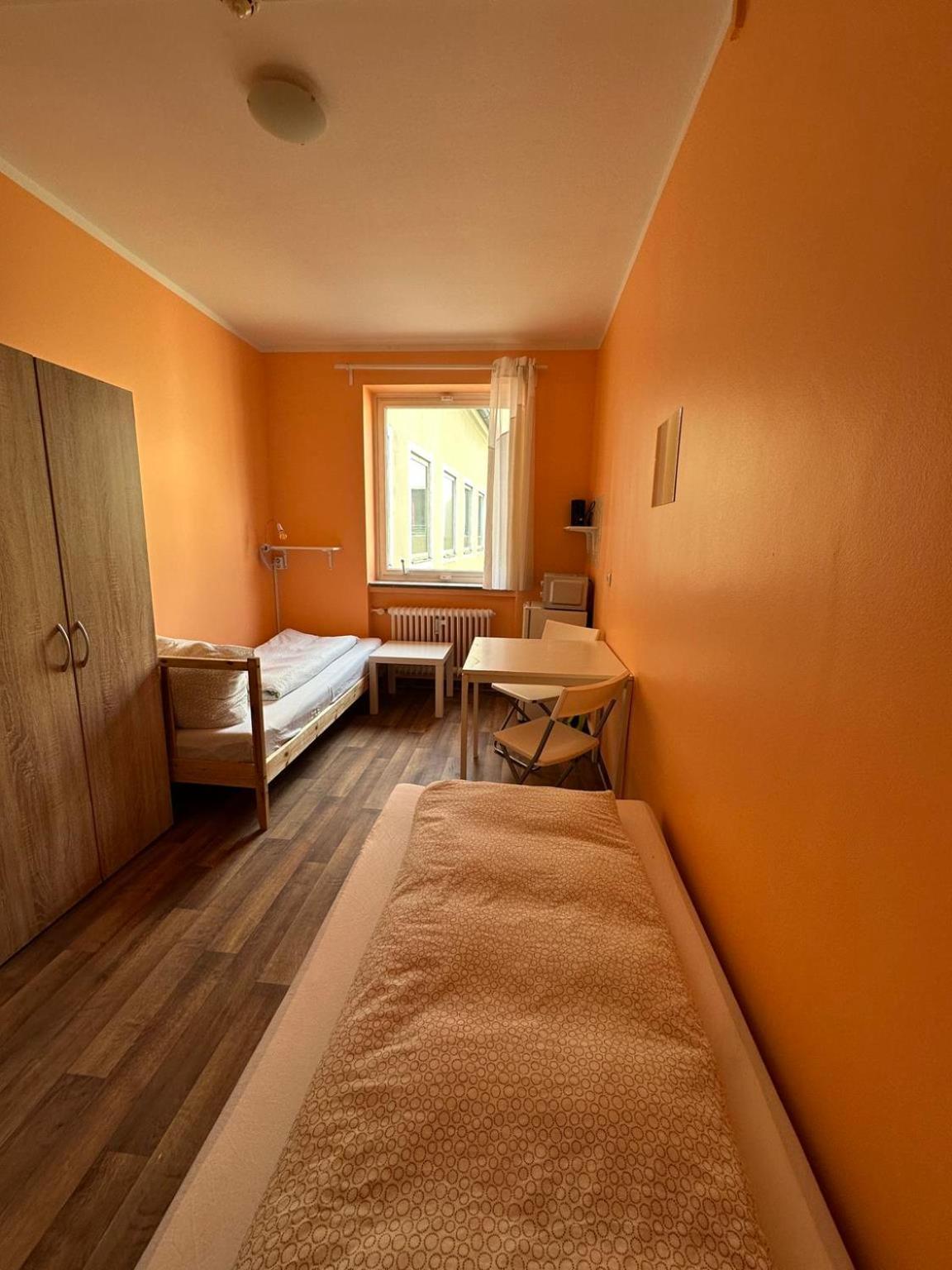 Hotel Budget Downtown & Gkp 2